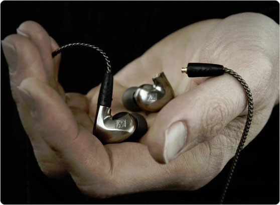 MEE Audio Pinnacle P1 + BTX1 - cecha 2